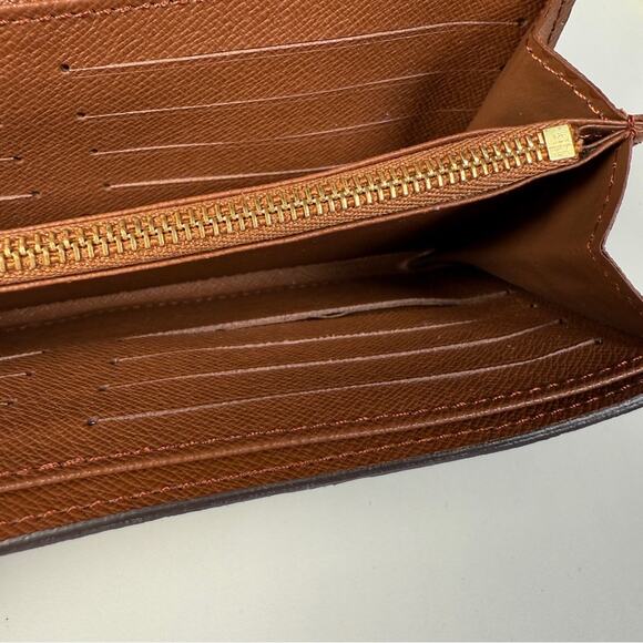 Louis Vuitton Boetie Wallet – 2011 Collection - Picture 14 of 16